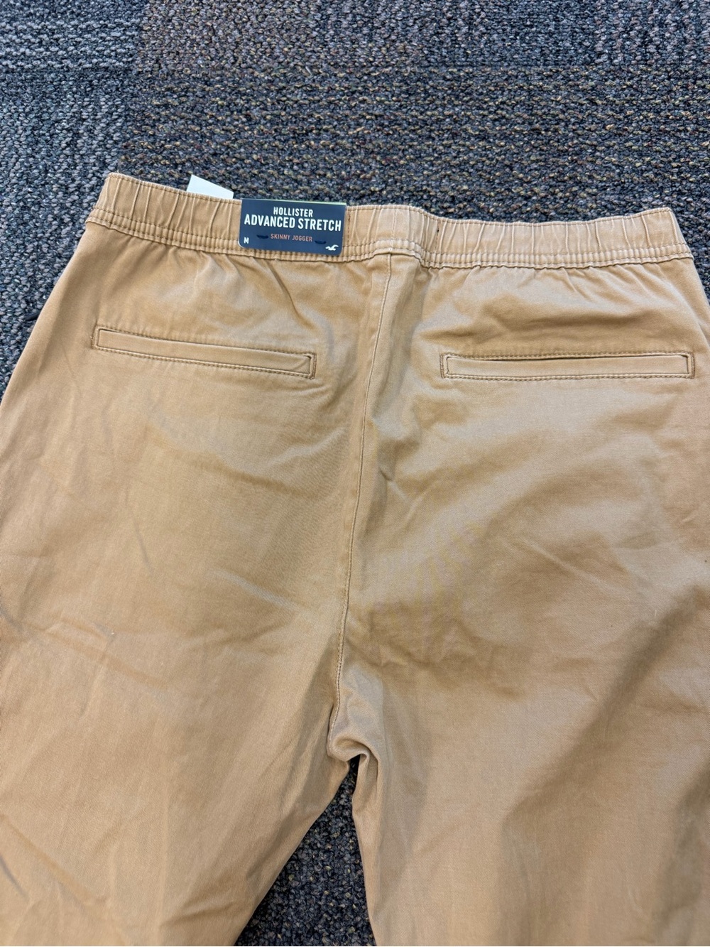 Hollister Men's Tan Joggers with Black Drawstring - Picture 5 of 5